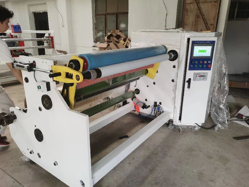 單軸砂紙復(fù)卷機(jī)-客戶定制